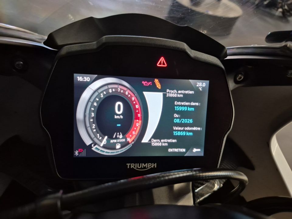 TRIUMPH SPEED TRIPLE 1200 RR 4