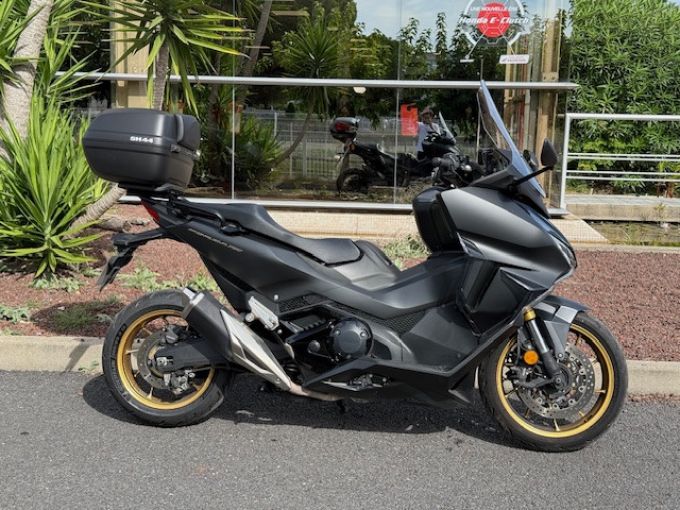 HONDA FORZA 750 4