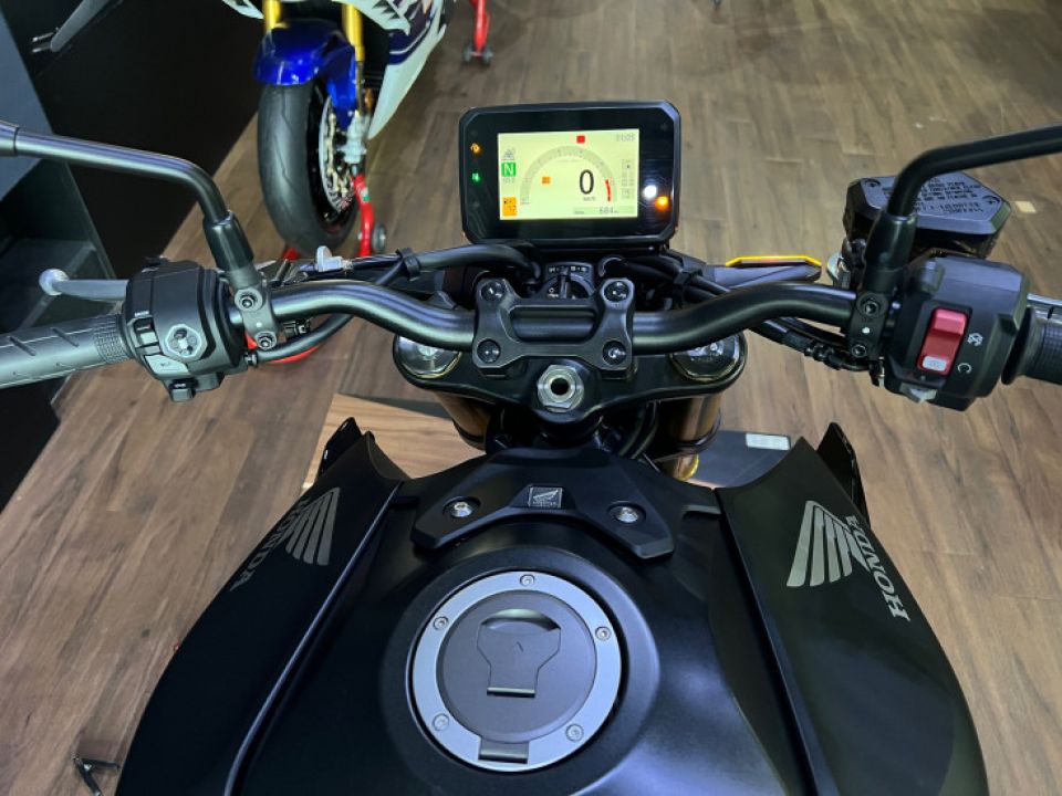 HONDA CB1000 Hornet SP 4