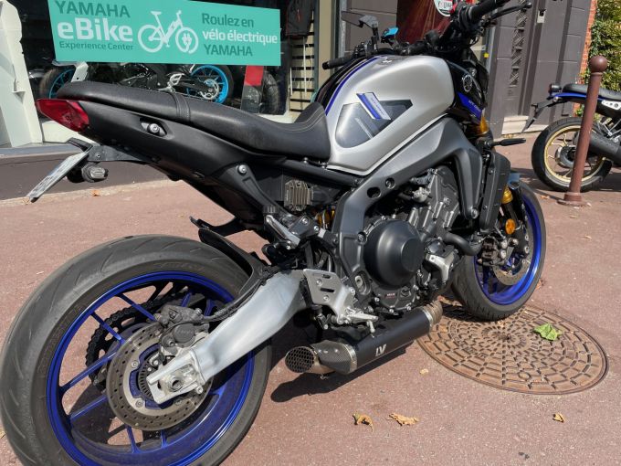 YAMAHA MT 09 SP 4