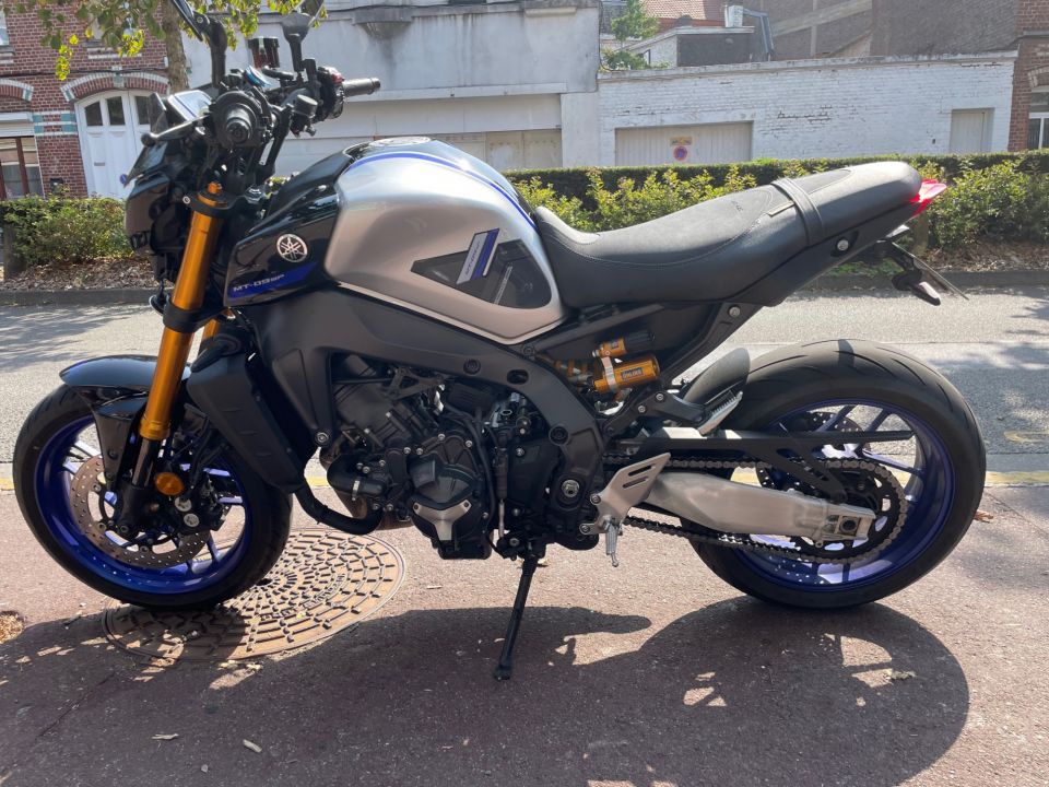 YAMAHA MT-09 SP 4