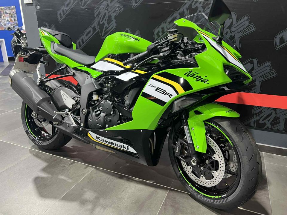 KAWASAKI ZX-6RR 4