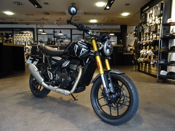 TRIUMPH SPEED 400 4