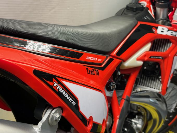 BETA XTRAINER 300 4