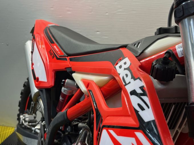 BETA XTRAINER 300 4