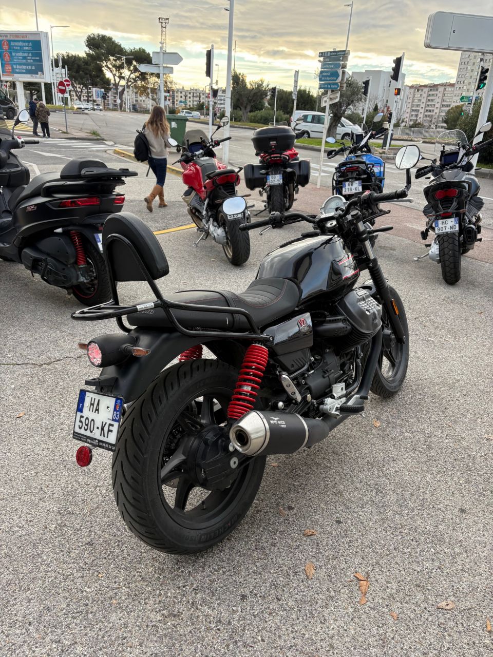 MOTO GUZZI V7 STONE 4