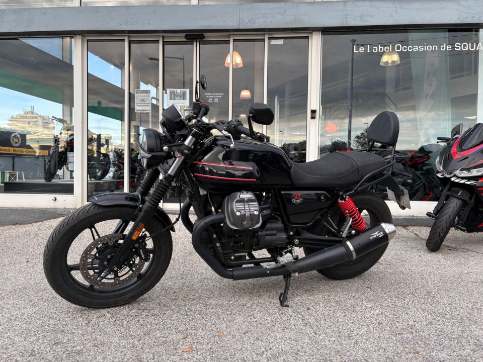 MOTO GUZZI V7 STONE 4