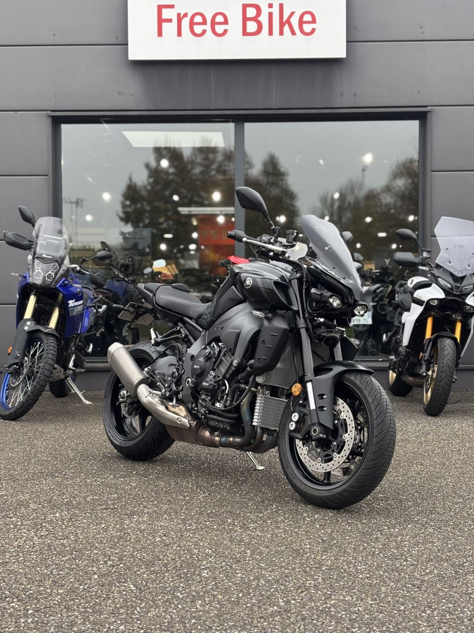 YAMAHA MT-10 4