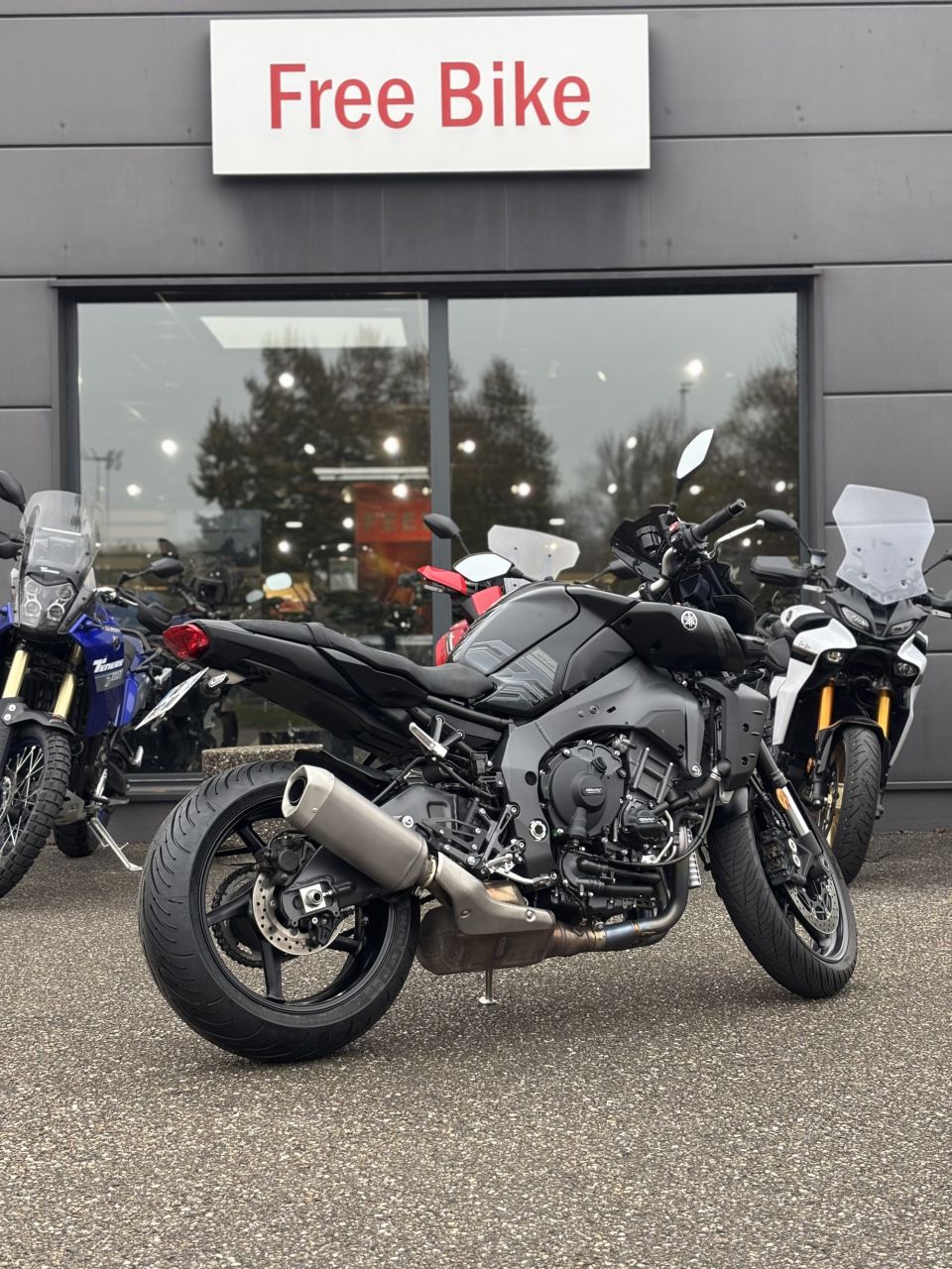 YAMAHA MT-10 4