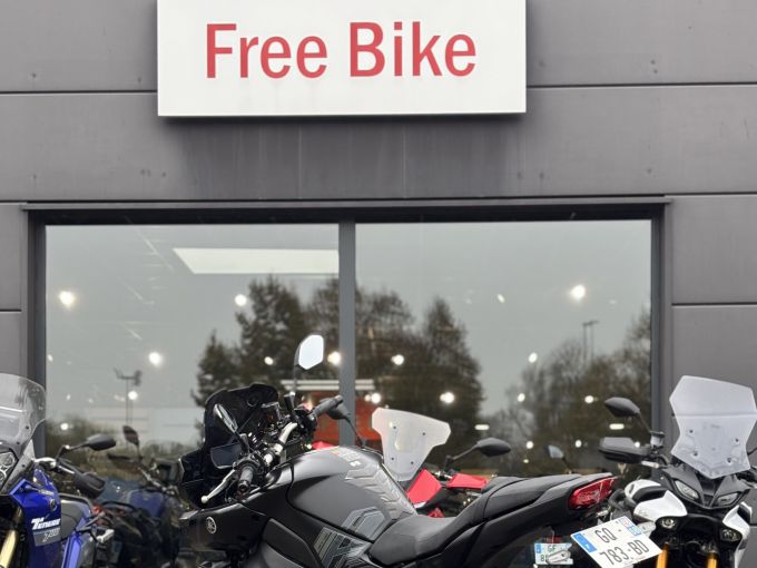 YAMAHA MT-10 4