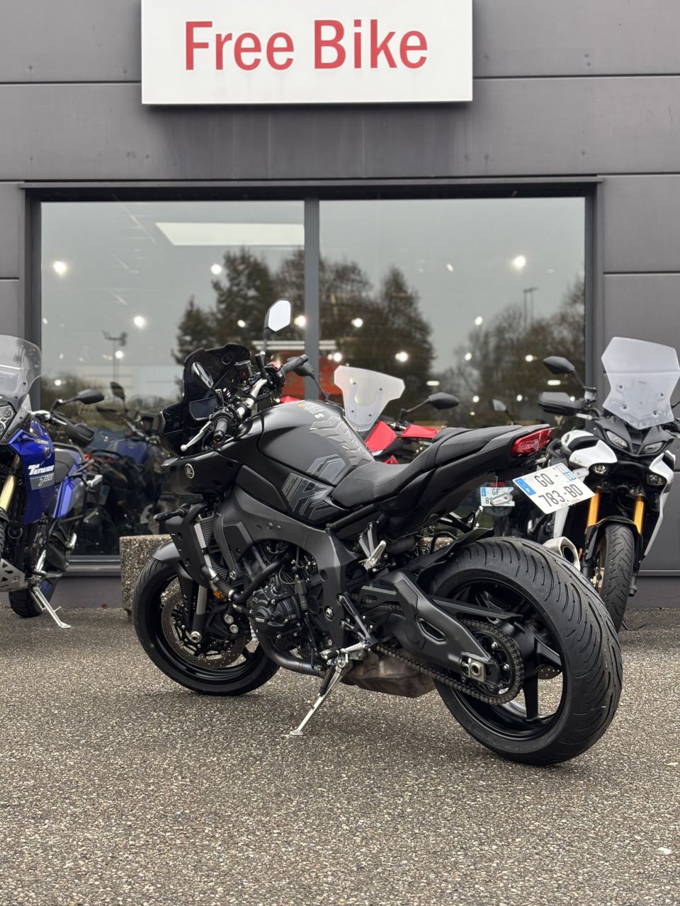 YAMAHA MT-10 4