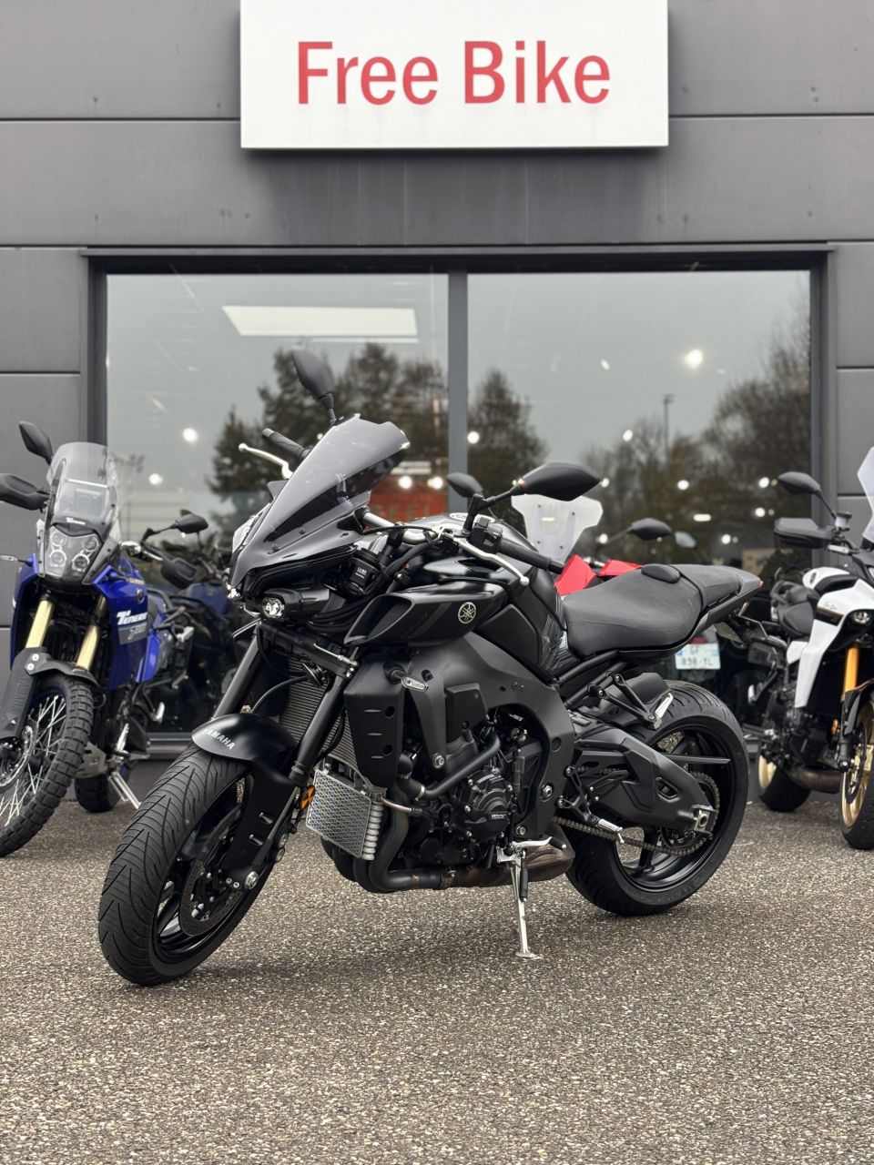 YAMAHA MT-10 4