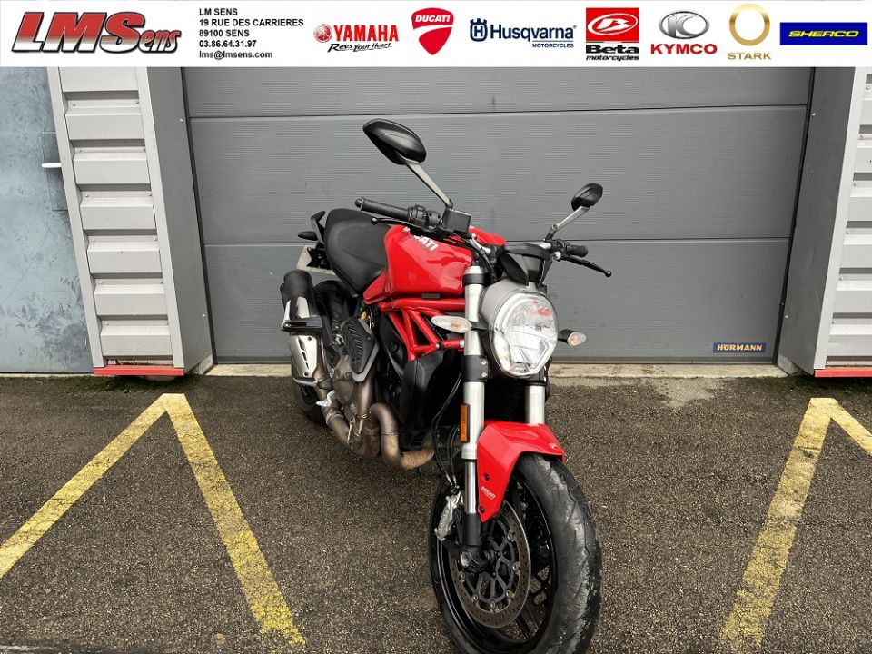 DUCATI MONSTER 821 4