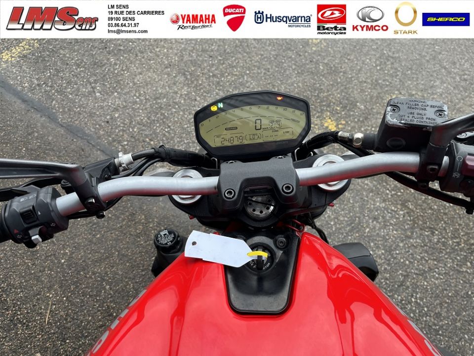 DUCATI MONSTER 821 4