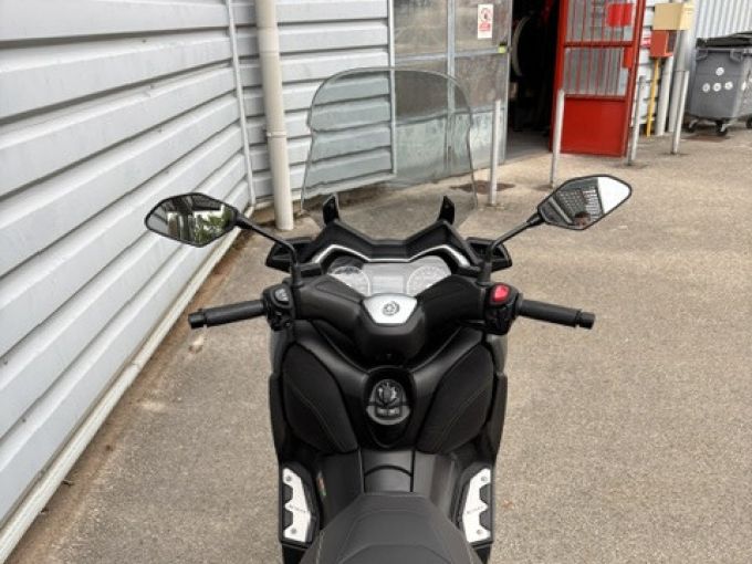 YAMAHA X MAX 125 4