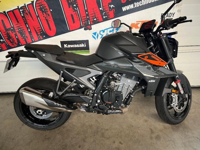 KTM 990 DUKE 4
