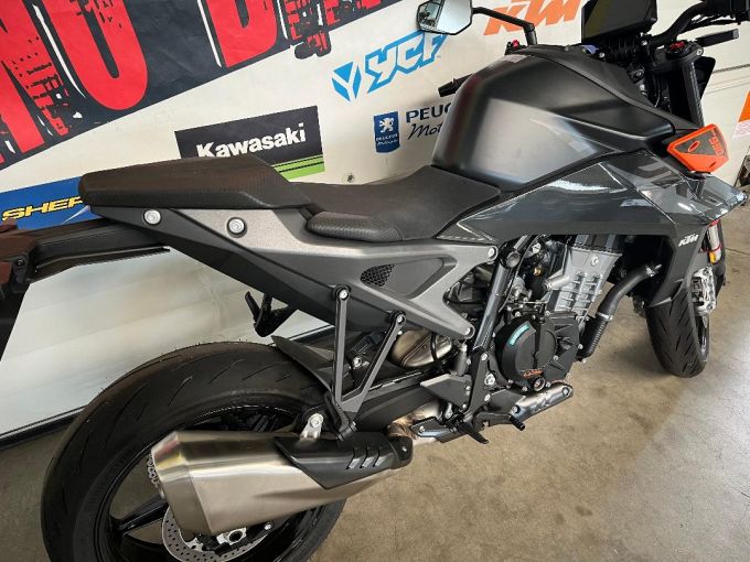 KTM 990 DUKE 4