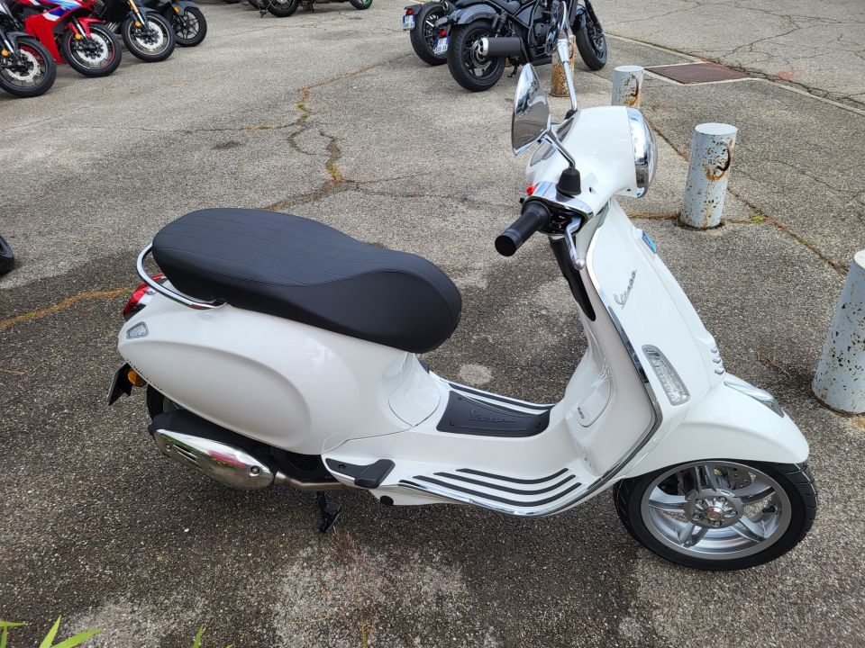 VESPA PRIMAVERA 125 4