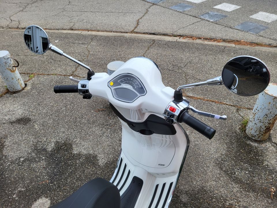 VESPA PRIMAVERA 125 4