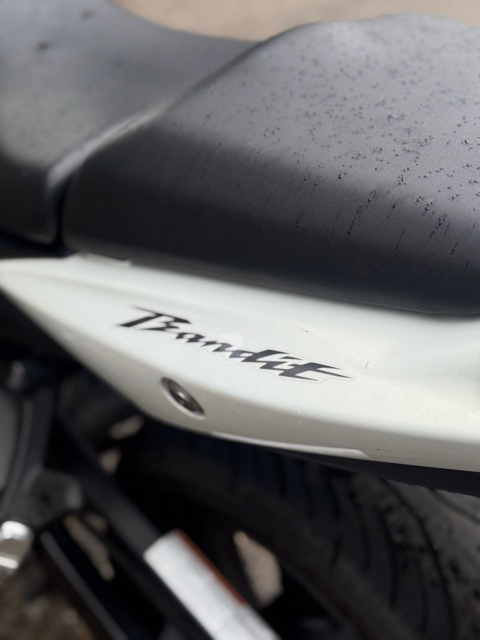 SUZUKI GSF 650 N BANDIT 4