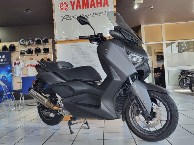 YAMAHA XMAX 300 4
