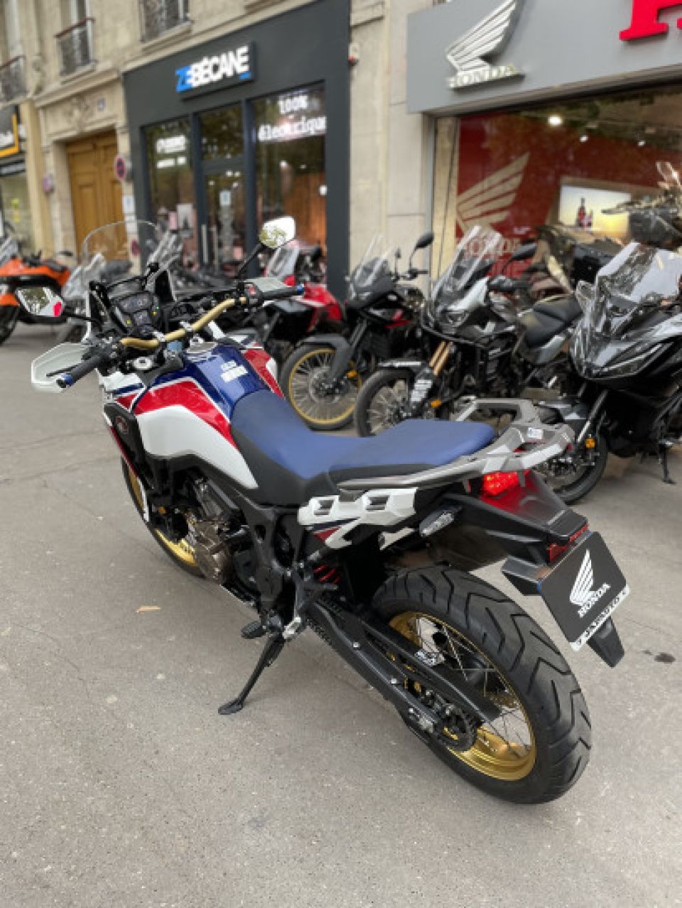 HONDA AFRICA TWIN CRF1000L DCT 4
