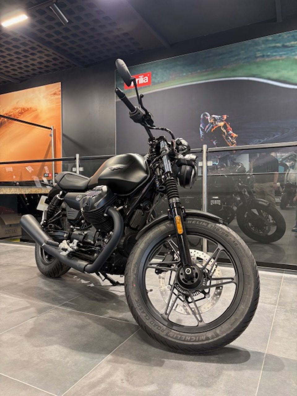 MOTO GUZZI V7 II STONE 4