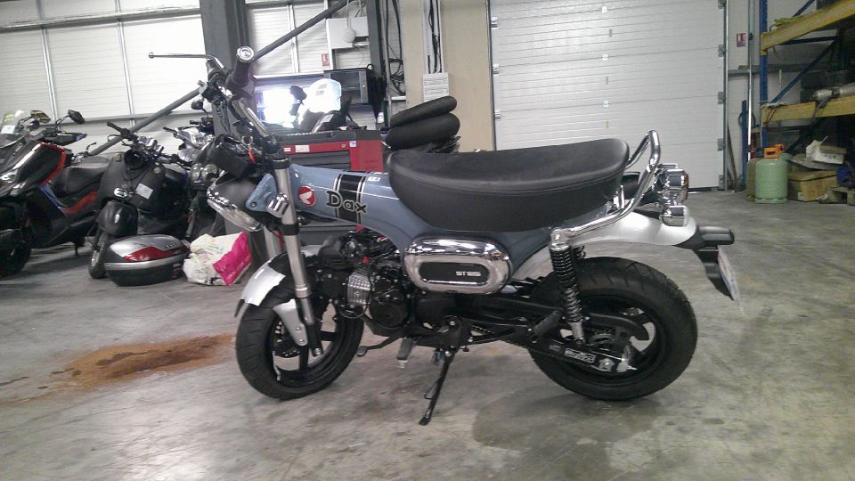 HONDA DAX ST 4