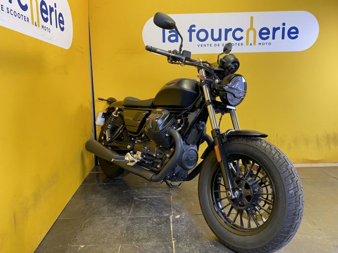 MOTO GUZZI V9 BOBBER 4