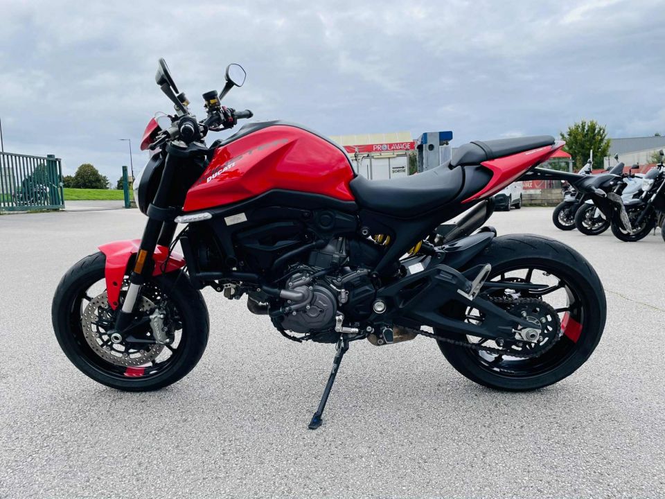 DUCATI 900 MONSTER 4
