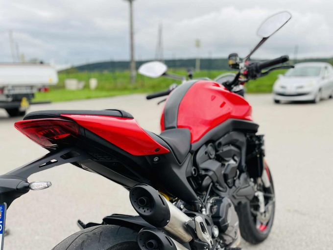 DUCATI 900 MONSTER 4