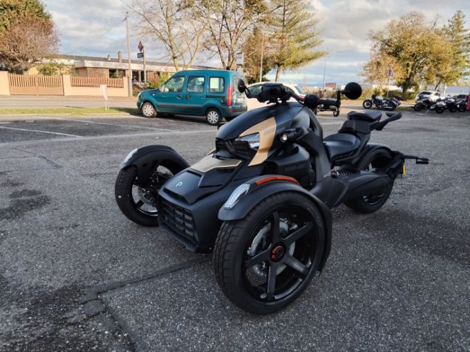 CAN-AM RYKER 900 4