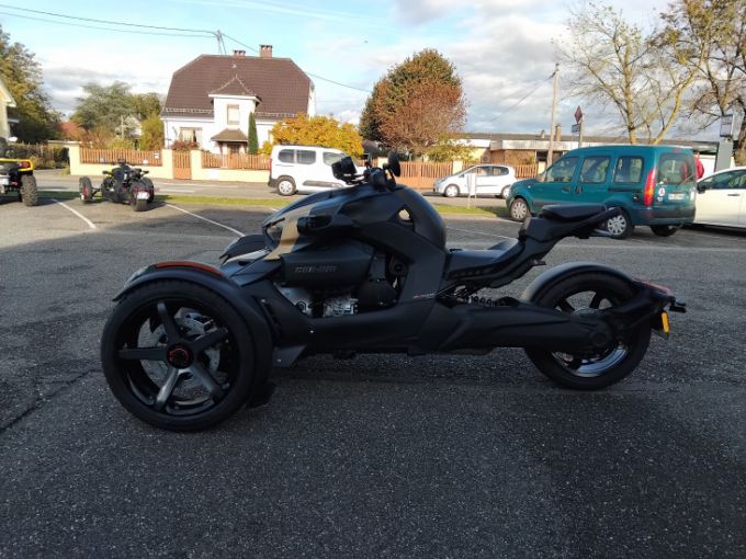 CAN-AM RYKER 900 4