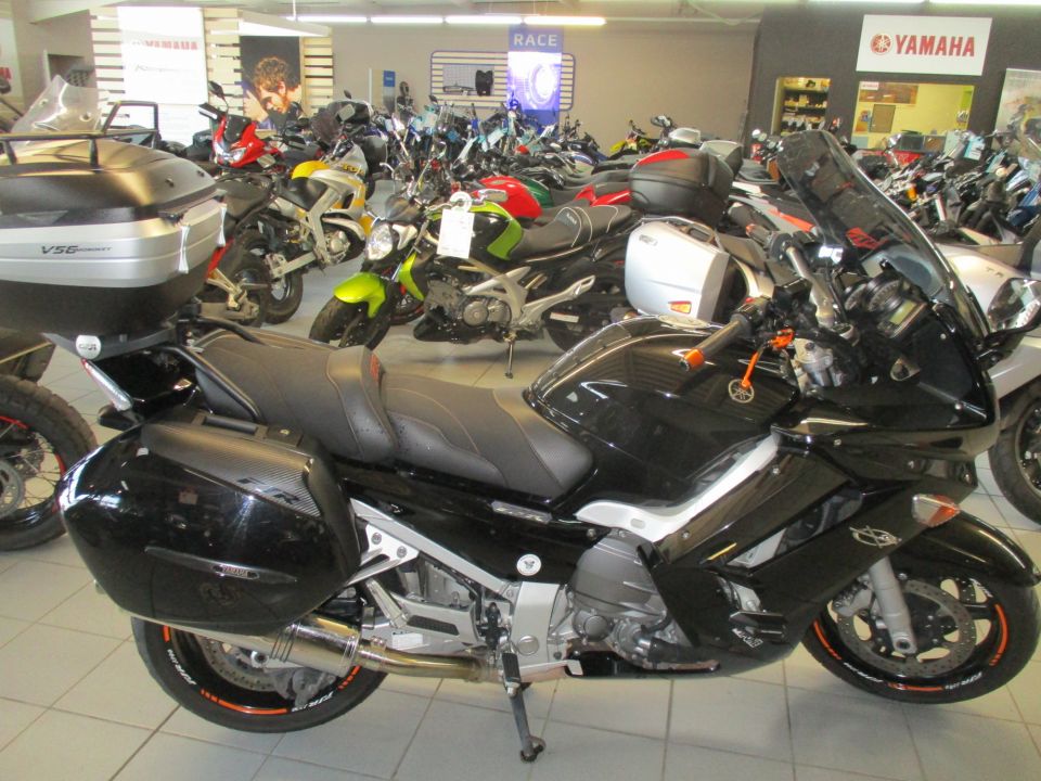 YAMAHA FJR 1300 ABS 4