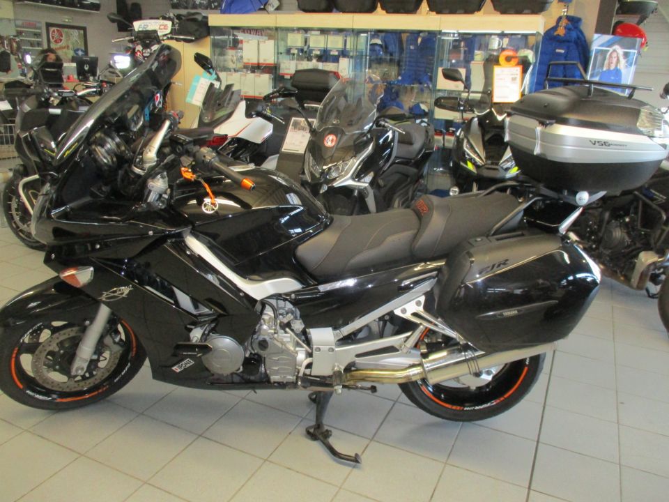 YAMAHA FJR 1300 ABS 4