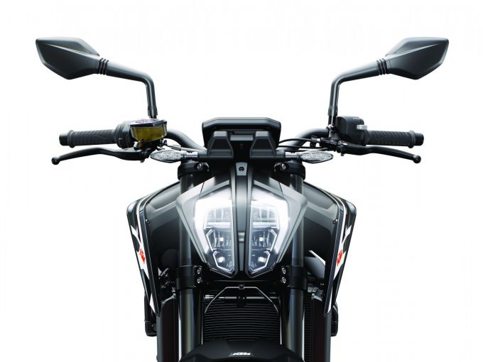 KTM 890 DUKE 4
