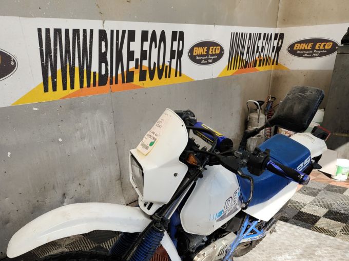 SUZUKI DR 125 4