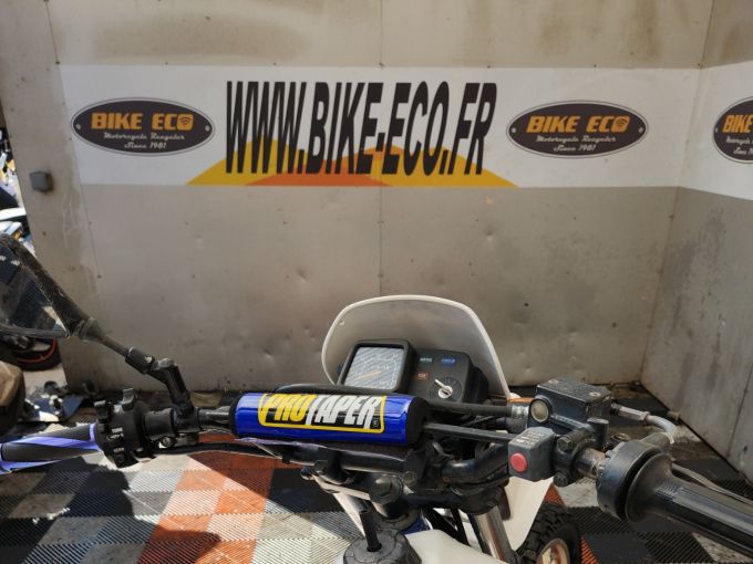 SUZUKI DR 125 4