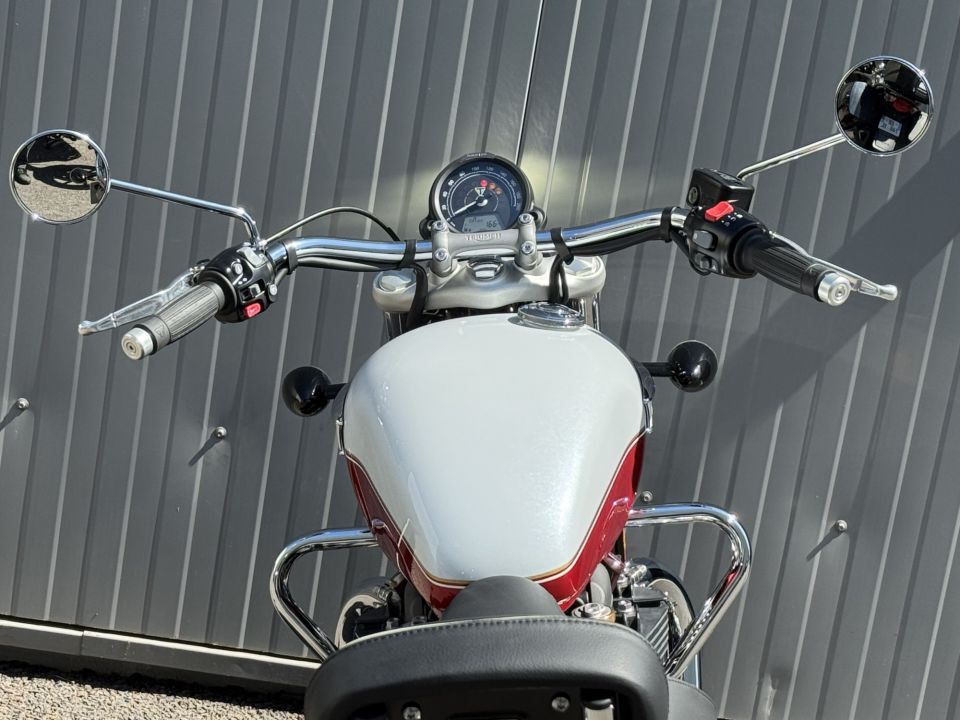 TRIUMPH BONNEVILLE SPEEDMASTER 1200 4