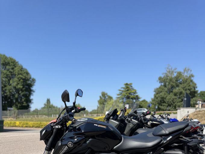 YAMAHA MT-07 4