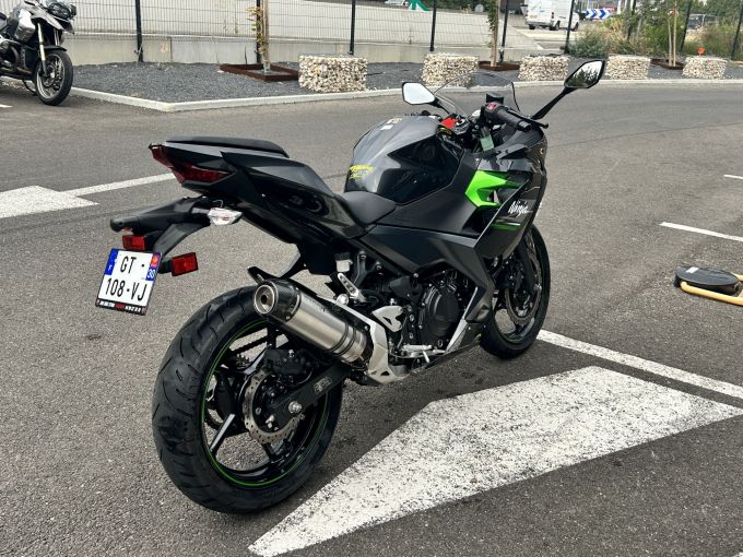 KAWASAKI NINJA 400 4