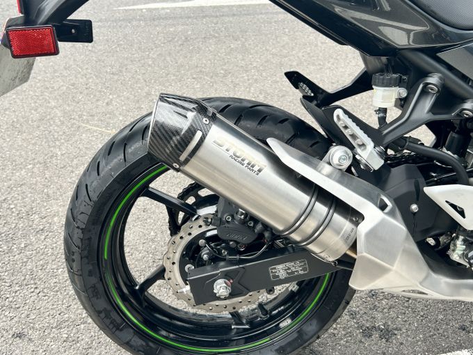 KAWASAKI NINJA 400 4
