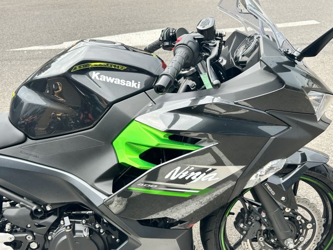 KAWASAKI NINJA 400 4