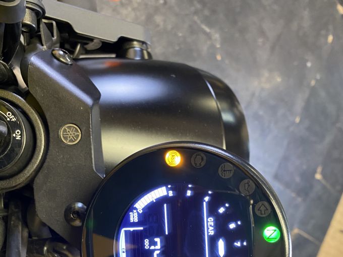 YAMAHA XSR 700 ABS 4
