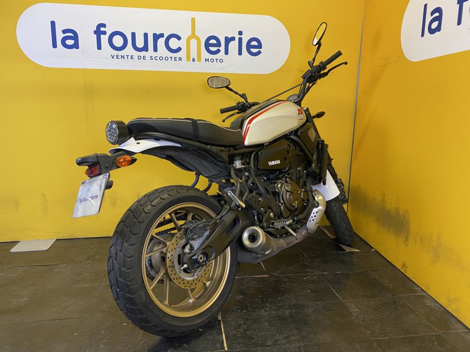 YAMAHA XSR 700 ABS 4