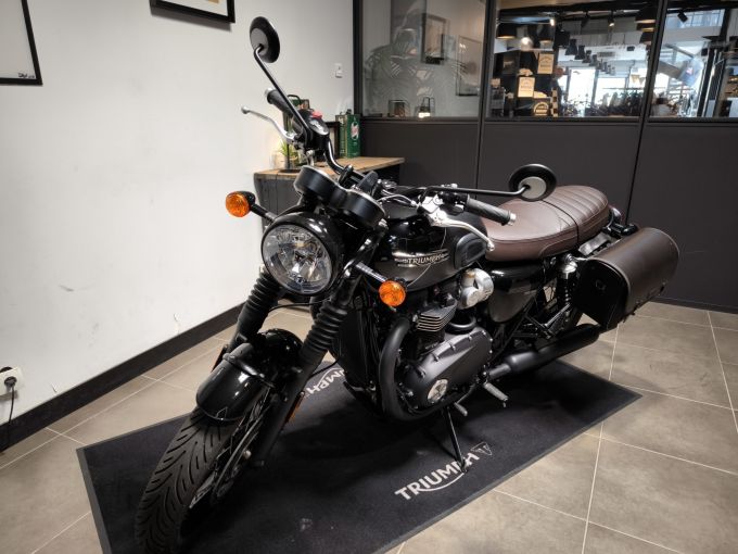 TRIUMPH Bonneville T120 Black 4