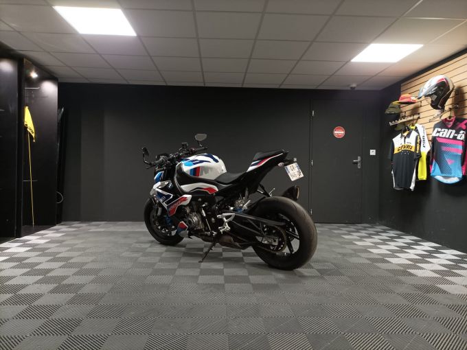 BMW M 1000R 4