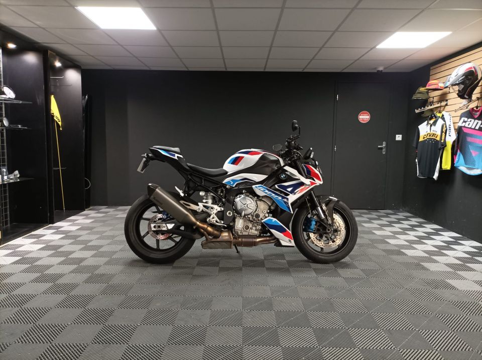BMW M 1000R 4