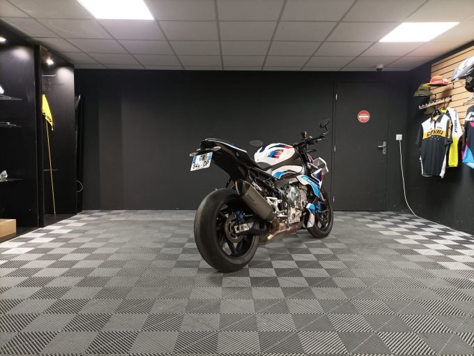 BMW M 1000R 4
