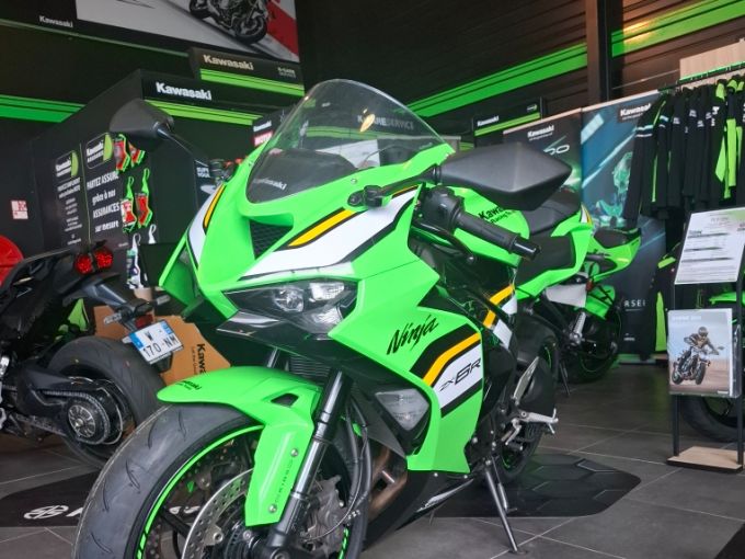 KAWASAKI ZX-6R 636 4